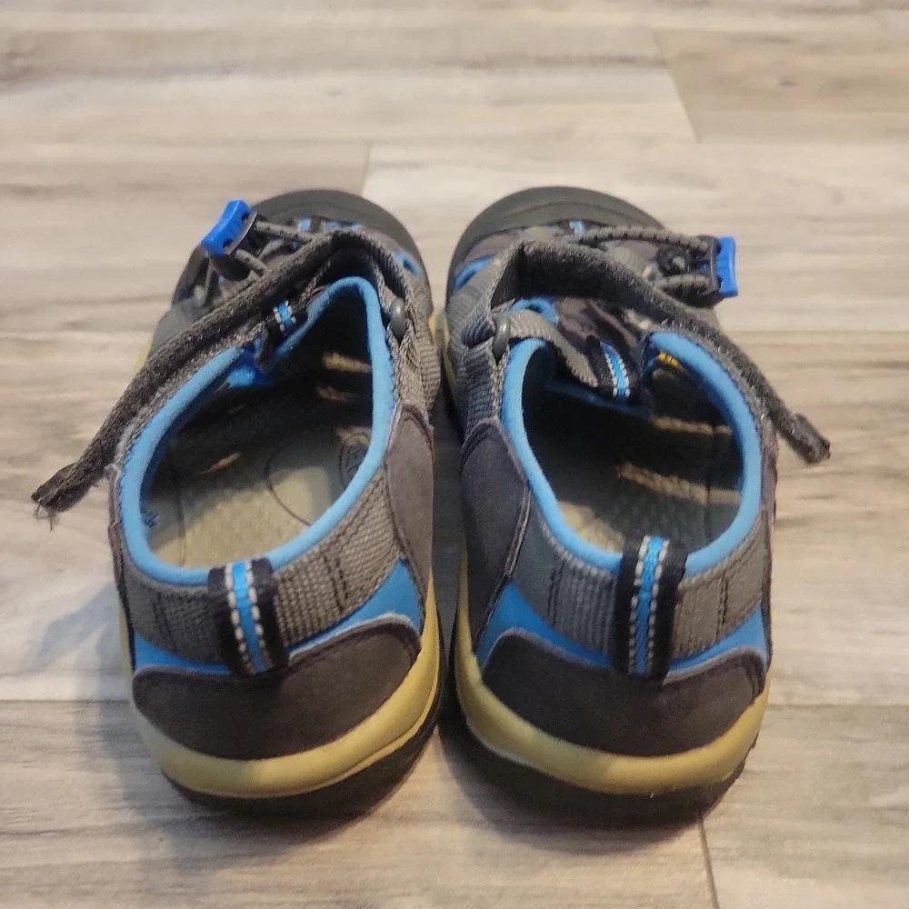 Keen Newport H2‎ Sandals Kids 2 Hiking Sandals Gray Blue Hicking Outdoor